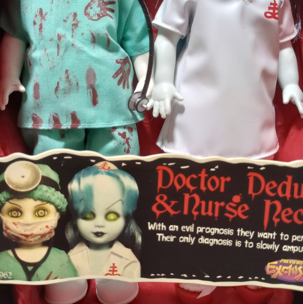 *VINTAGE* RARE Living dead doll double pack Nurse Necro and Dr Dedwin like new - Picture 4 of 11
